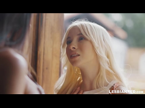 ❤️ It-tifla tiġi d-dar ftit xhur wara u tispiċċa tiekol il-pussy tal-stema taghha ❌ Porn ta' kwalità f'mt.pornosexphoto.ru